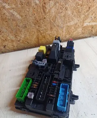 Opel Astra H Fuse module 13145017 5DK00866930