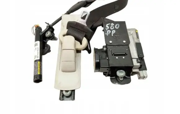 Ford Fusion II Front seatbelt