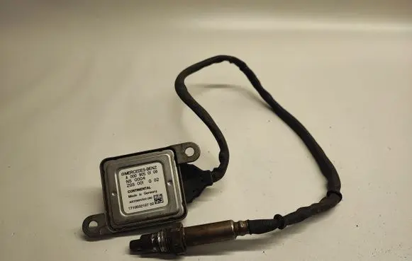 Mercedes-Benz ML W166 Lambda probe sensor A0009050108