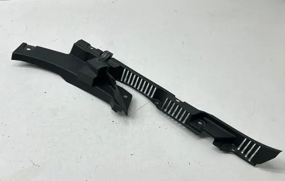 Volvo XC60 Fender end trim 32216110