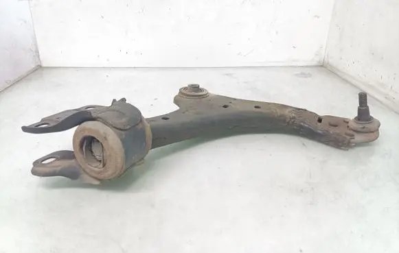 Volvo V70 Front lower control arm/wishbone 6G9N3A052 6G9N3A053