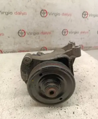 Renault Espace II Power steering pump 7846075