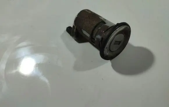 Peugeot Boxer Front door lock (next to the handle) 