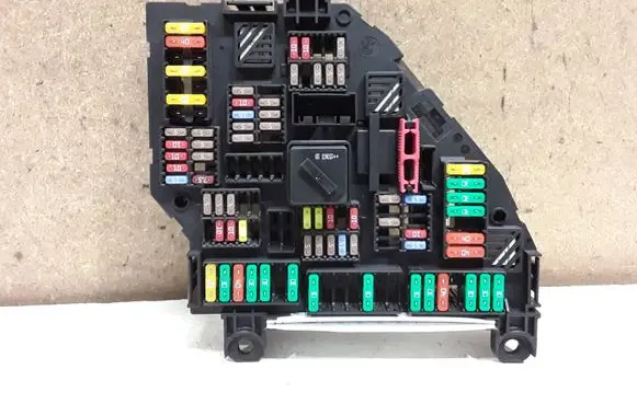 BMW 1 F20 F21 Fuse module 9264924