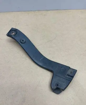 Audi A4 S4 B7 8E 8H Front bumper mounting bracket 8E0807204B