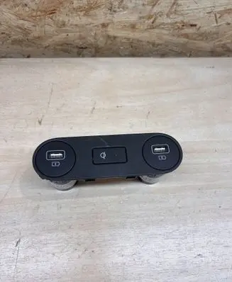 Hyundai Ioniq 5 USB socket connector 96125GI000