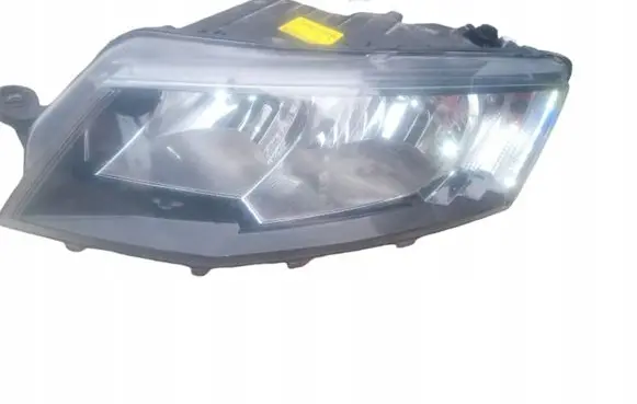 Skoda Octavia Mk3 (5E) Headlight/headlamp 5E1941015D