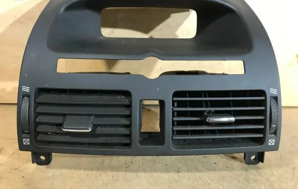 Toyota Avensis T250 Dash center air vent grill 8581 8494