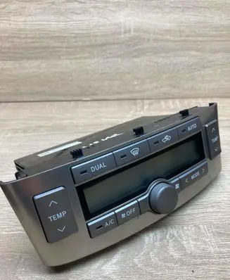 Toyota Avensis T250 Climate control unit 5590005260 MB1465704423