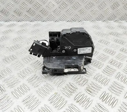 Opel Vivaro Sliding door lock 825039444R 40717212