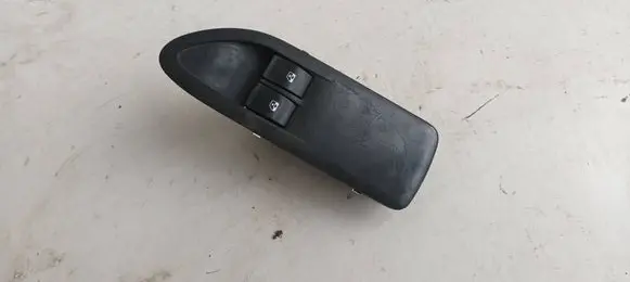 Renault Laguna II Electric window control switch 8200018991B