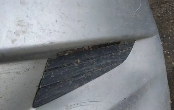 Honda FR-V Front bumper lower grill