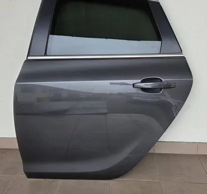 Opel Astra J Rear door