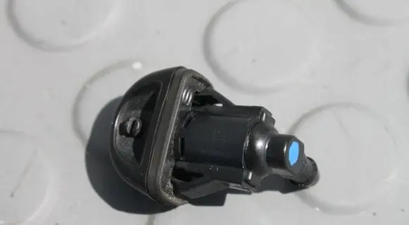Toyota RAV 4 (XA40) Windshield washer spray nozzle 
