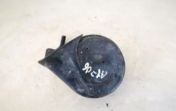 Volkswagen Touareg I Horn signal e1000209