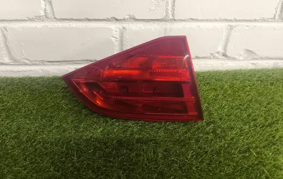 Tailgate rear/tail lights