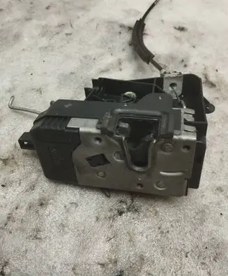 Opel Vectra C Front door lock 13157763