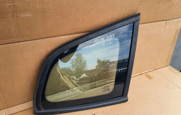 Renault Laguna III Rear side window