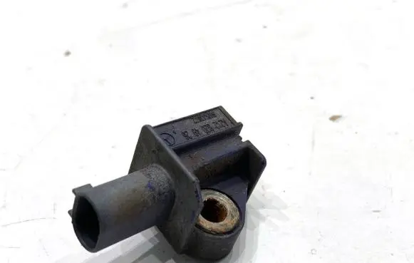 Mercedes-Benz E W212 Airbag deployment crash/impact sensor A2128204926