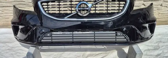 Volvo V40 Front bumper 31347085
