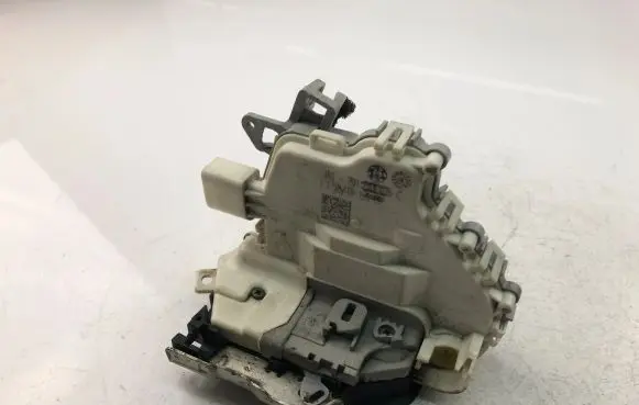Audi A5 8T 8F Coupe door lock (next to the handle) 8J1837015C