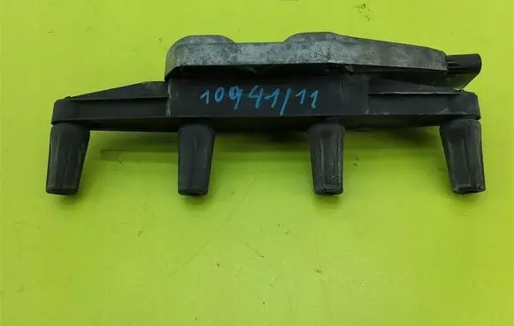 Audi A4 S4 B5 8D High voltage ignition coil 047905104B