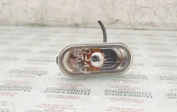 Seat Exeo (3R) Front fender indicator light 6L0949117A