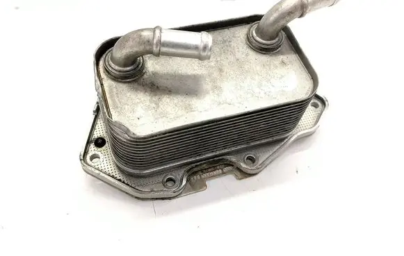 Audi Q7 4L Engine oil radiator 06E117021G