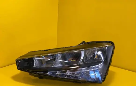 Skoda Scala Headlight/headlamp 657941015