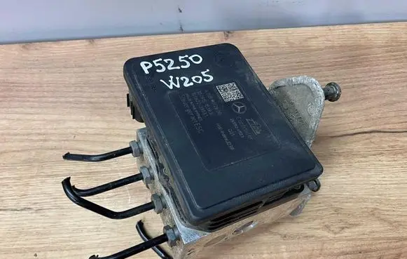 Mercedes-Benz C W205 ABS Pump A2059012800