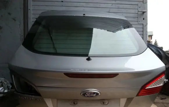 Ford Mondeo MK IV Tailgate/trunk/boot lid