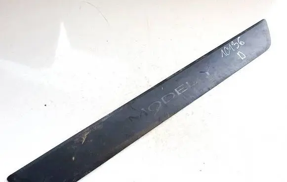 Tesla Model Y Front sill trim cover 177528