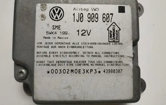 Volkswagen PASSAT B5.5 Airbag control unit/module 1J0909607