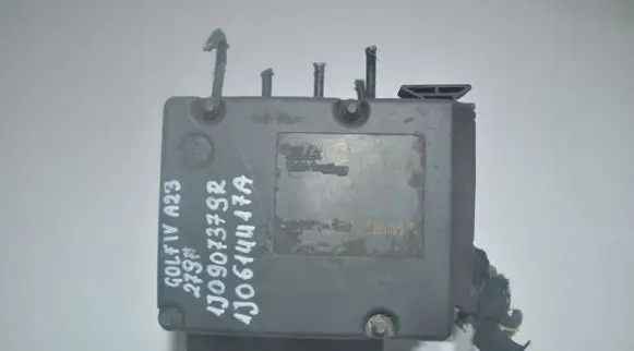 Volkswagen Golf IV ABS Pump 1J0907379R