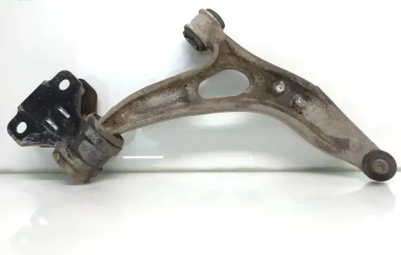 Ford Focus Front lower control arm/wishbone AV613A423RA