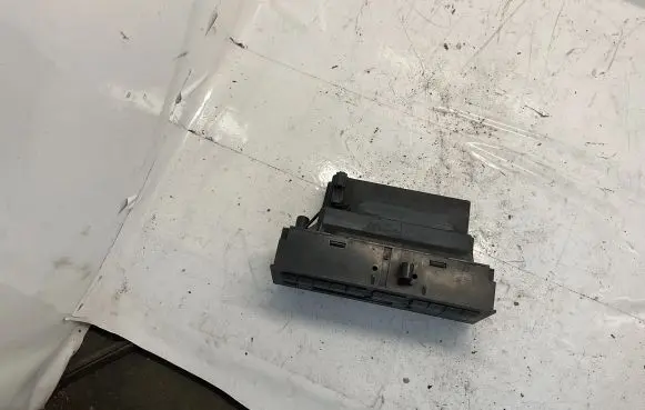 Mitsubishi Pajero Electric window control switch