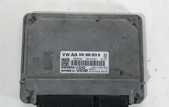 Skoda Fabia Mk2 (5J) Engine control unit/module 03E906023B 5WP4080804