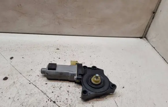 KIA Carens II Rear door window regulator motor