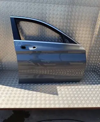 Mercedes-Benz C W205 Front door