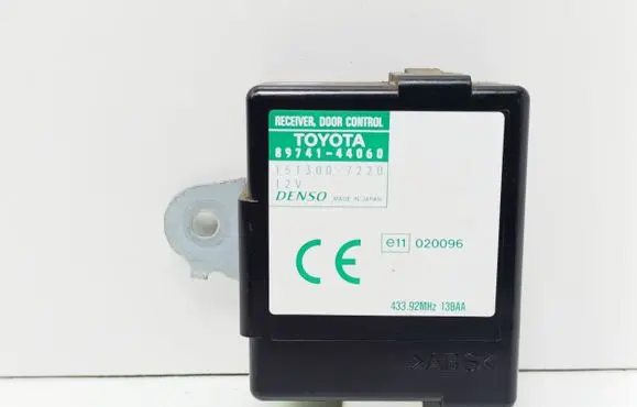 Toyota Avensis Verso Door control unit/module 8974144060