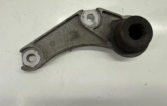 Chevrolet Camaro Muffler mount bracket/holder 23200937