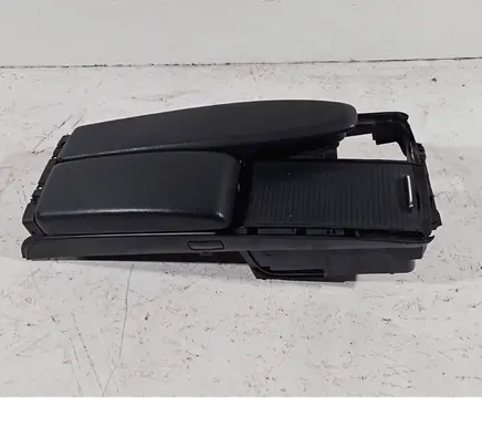 Mercedes-Benz C W204 Armrest A2046800639 0005032510 UWZG2
