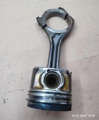 Volkswagen Touareg I Piston with connecting rod