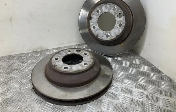 Volkswagen Touareg II Front brake disc