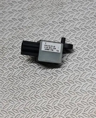 Porsche Panamera (970) Airbag deployment crash/impact sensor 97061822102 310320131539 929987179D