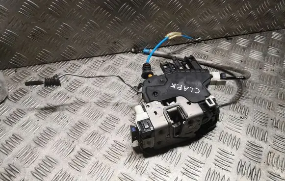 Mercedes-Benz CLA C117 X117 W117 Front door lock A099720230 099720230