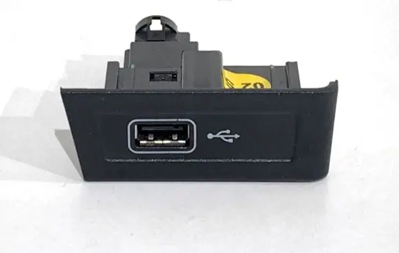 Skoda Rapid (NH) USB socket connector 5Q0035726M