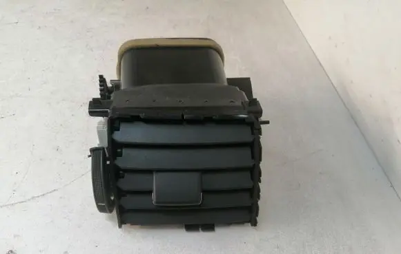 Toyota Auris E180 Dash center air vent grill 9469