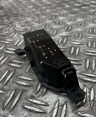 Lexus NX Gear shift selector indicator 