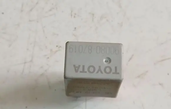 Toyota Corolla E120 E130 Other relay 9008087019
